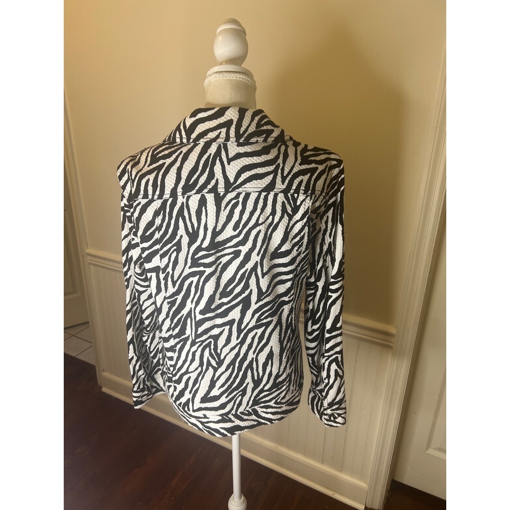 Chicos Zebra Print Jacket Black White Animal Print Button Front Size 2 - Picture 5 of 11